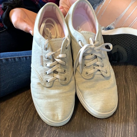 Vans - Picture 3 of 4